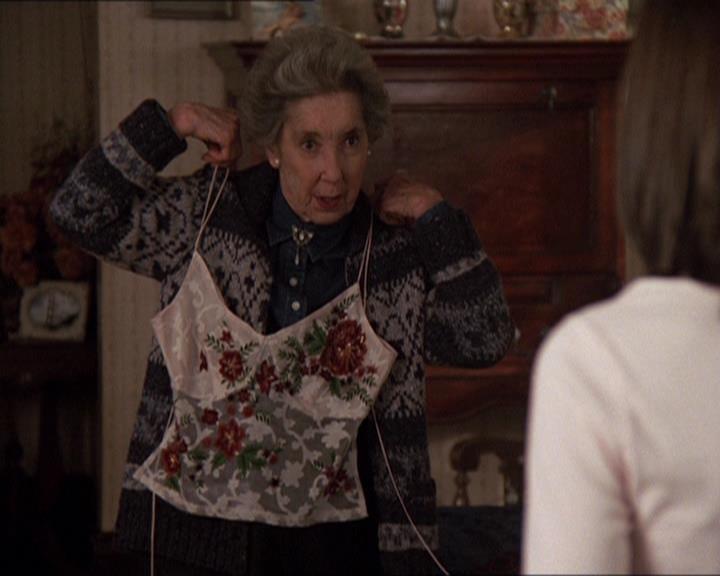 Charmed-Online-dot-414TheThreeFacesOfPhoebe1050.jpg