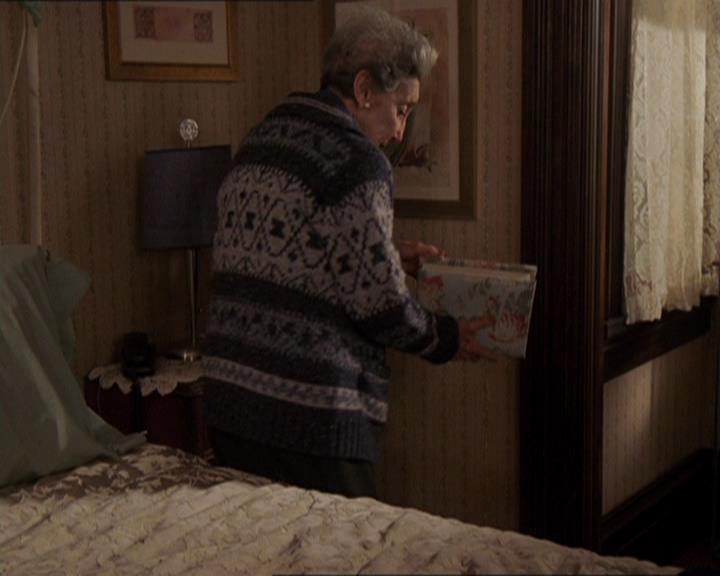 Charmed-Online-dot-414TheThreeFacesOfPhoebe1062.jpg