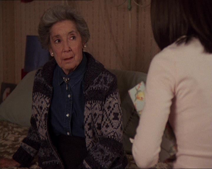 Charmed-Online-dot-414TheThreeFacesOfPhoebe1100.jpg