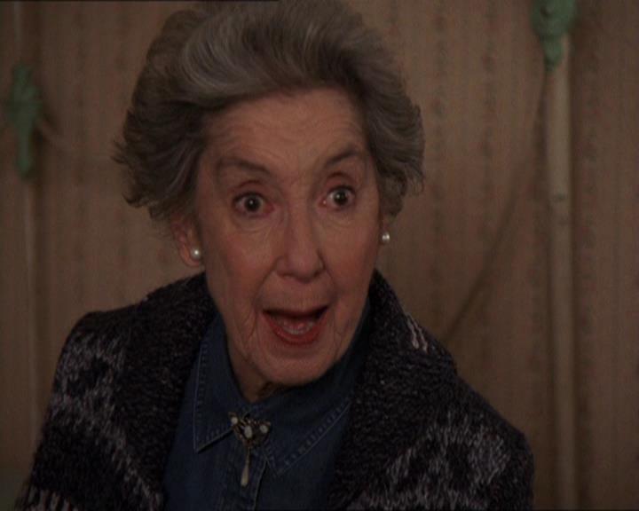 Charmed-Online-dot-414TheThreeFacesOfPhoebe1160.jpg