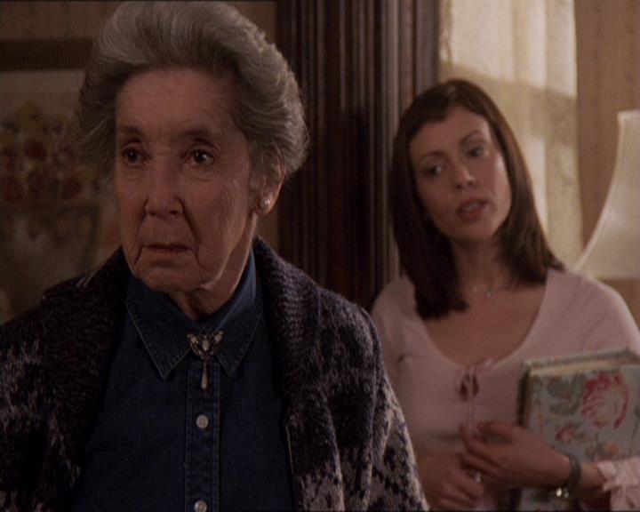 Charmed-Online-dot-414TheThreeFacesOfPhoebe1176.jpg
