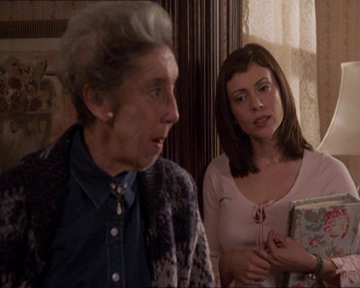 Charmed-Online-dot-414TheThreeFacesOfPhoebe1184.jpg