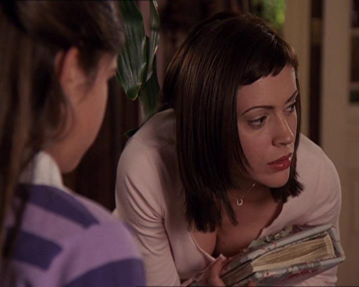 Charmed-Online-dot-414TheThreeFacesOfPhoebe1245.jpg