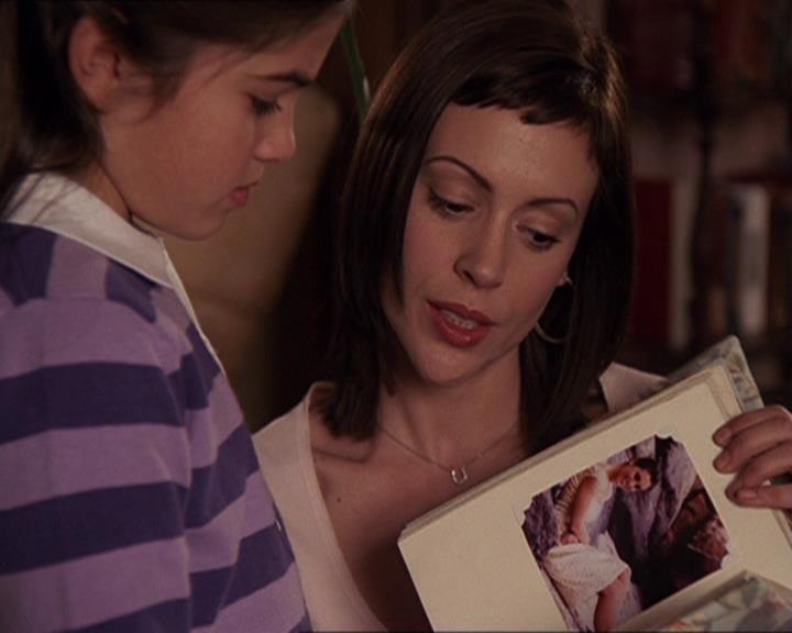Charmed-Online-dot-414TheThreeFacesOfPhoebe1301.jpg