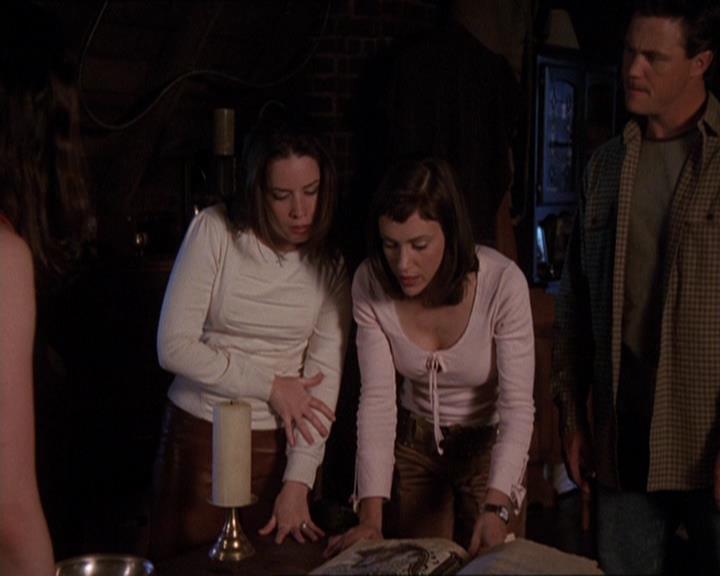 Charmed-Online-dot-414TheThreeFacesOfPhoebe1473.jpg