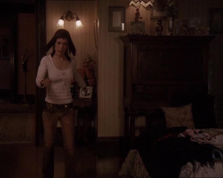 Charmed-Online-dot-414TheThreeFacesOfPhoebe1707.jpg
