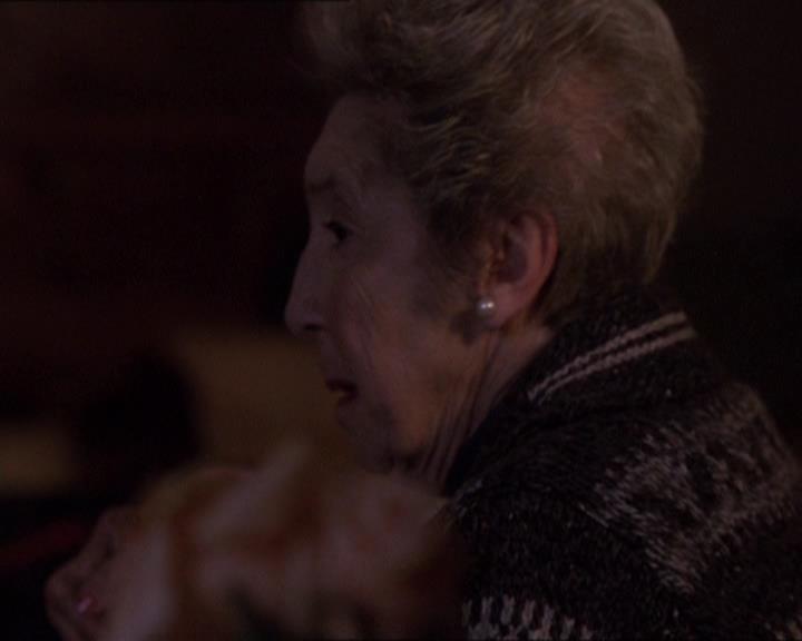 Charmed-Online-dot-414TheThreeFacesOfPhoebe1789.jpg