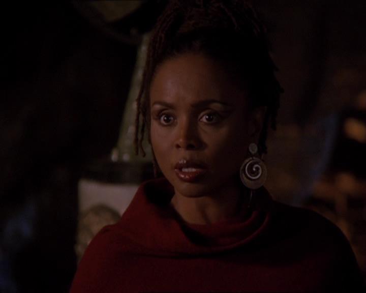 Charmed-Online-dot-414TheThreeFacesOfPhoebe1889.jpg