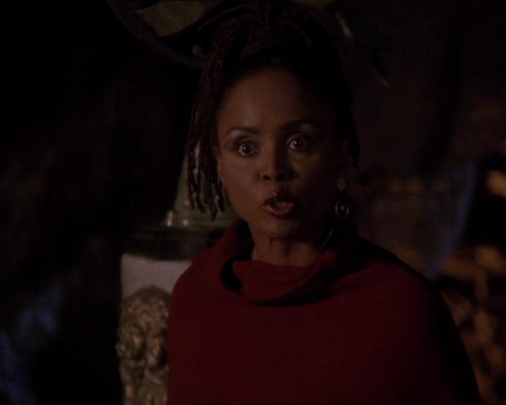 Charmed-Online-dot-414TheThreeFacesOfPhoebe1898.jpg