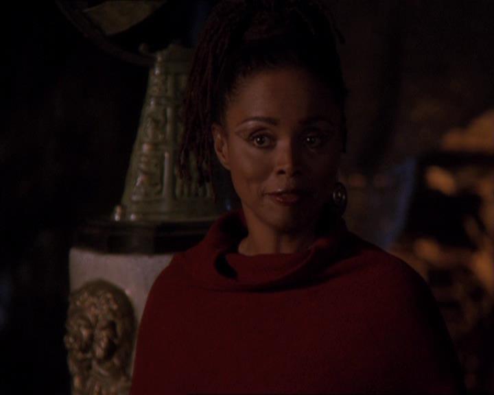 Charmed-Online-dot-414TheThreeFacesOfPhoebe1909.jpg