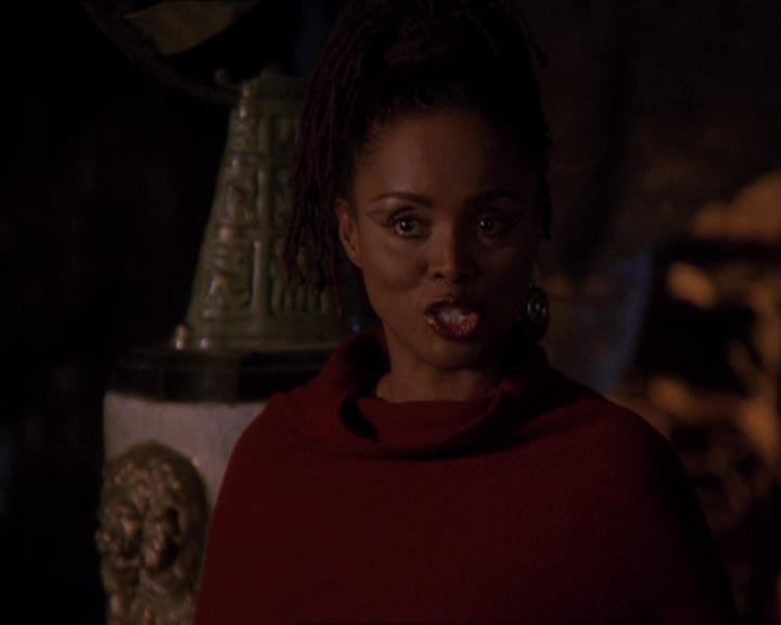 Charmed-Online-dot-414TheThreeFacesOfPhoebe1911.jpg