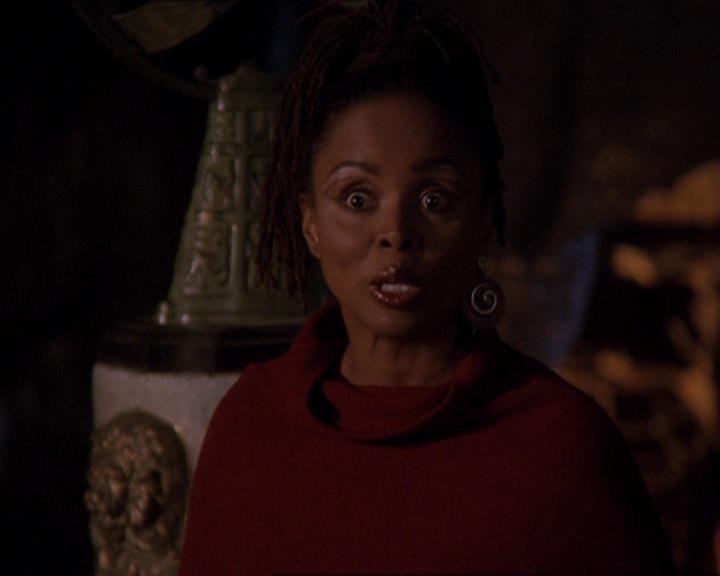 Charmed-Online-dot-414TheThreeFacesOfPhoebe1914.jpg