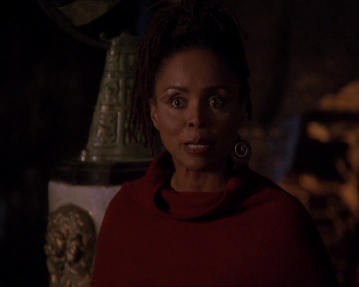 Charmed-Online-dot-414TheThreeFacesOfPhoebe1915.jpg