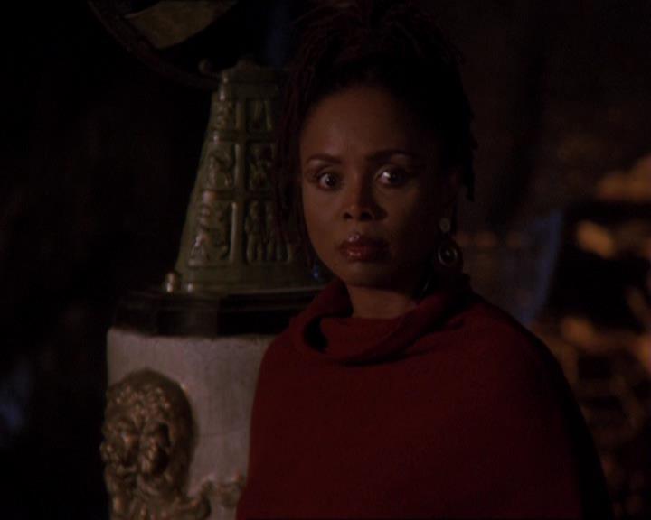 Charmed-Online-dot-414TheThreeFacesOfPhoebe1931.jpg