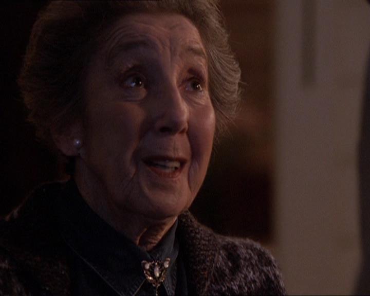 Charmed-Online-dot-414TheThreeFacesOfPhoebe2046.jpg