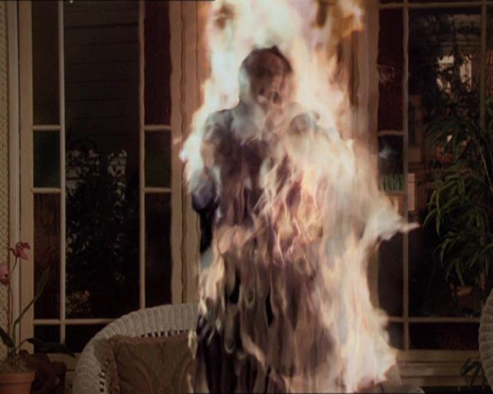 Charmed-Online-dot-414TheThreeFacesOfPhoebe2152.jpg