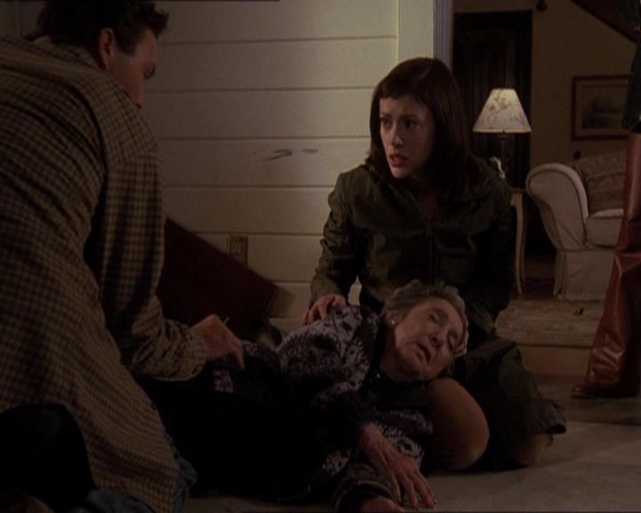 Charmed-Online-dot-414TheThreeFacesOfPhoebe2183.jpg