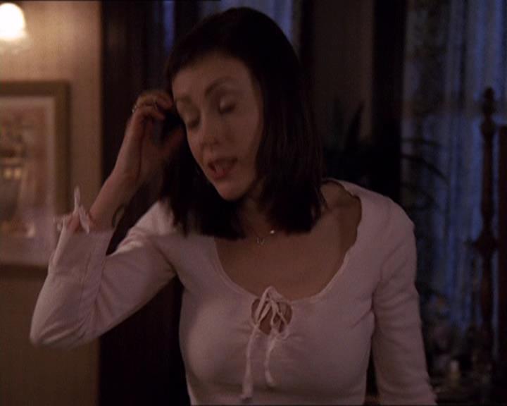 Charmed-Online-dot-414TheThreeFacesOfPhoebe2316.jpg