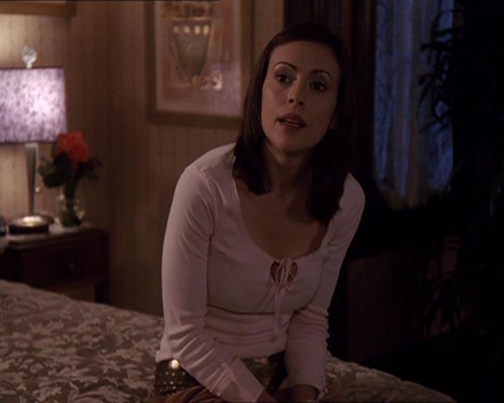 Charmed-Online-dot-414TheThreeFacesOfPhoebe2320.jpg