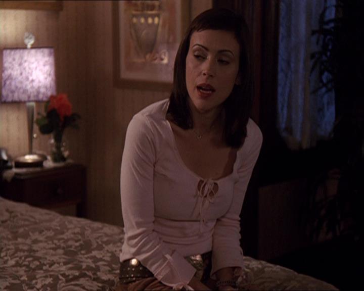 Charmed-Online-dot-414TheThreeFacesOfPhoebe2325.jpg