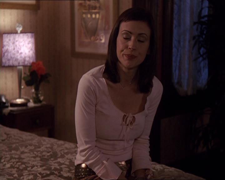 Charmed-Online-dot-414TheThreeFacesOfPhoebe2329.jpg