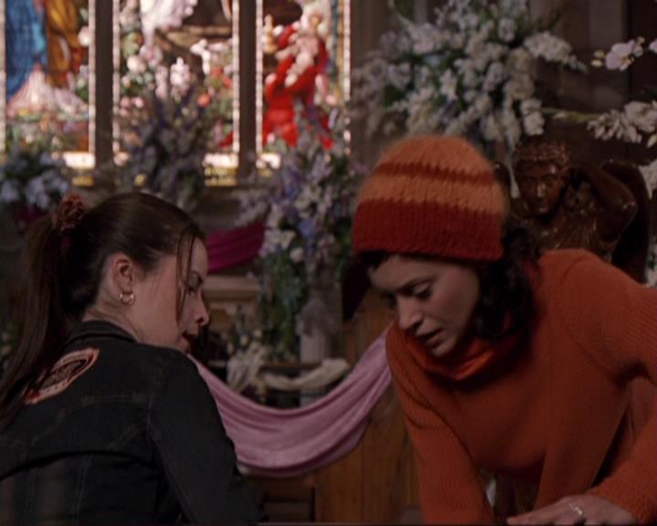 Charmed-Online-dot-415Marry-Go-Around0078.jpg