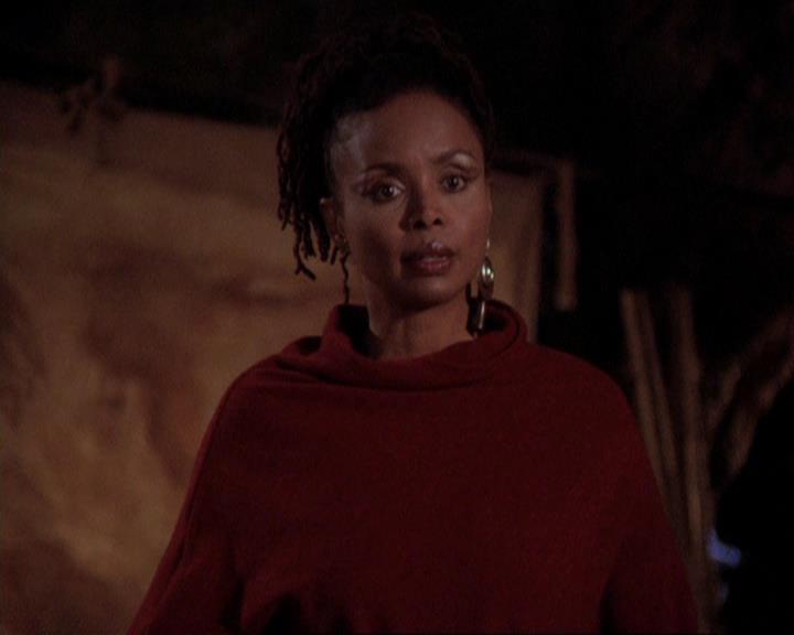 Charmed-Online-dot-415Marry-Go-Around0115.jpg