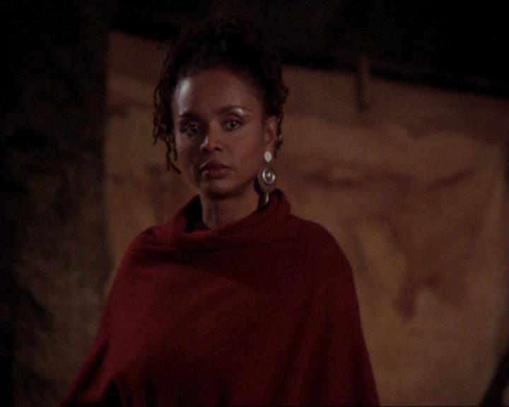 Charmed-Online-dot-415Marry-Go-Around0126.jpg