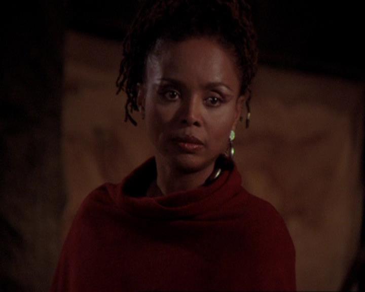Charmed-Online-dot-415Marry-Go-Around0133.jpg