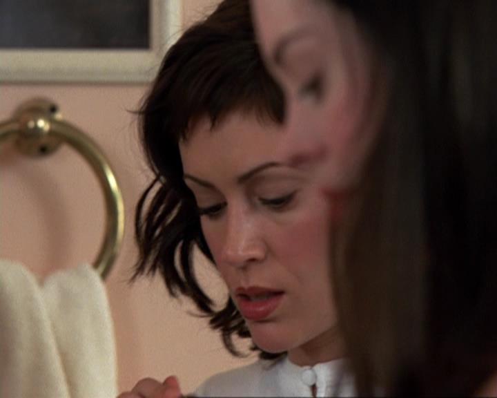 Charmed-Online-dot-416TheFifthHalliwell0284.jpg