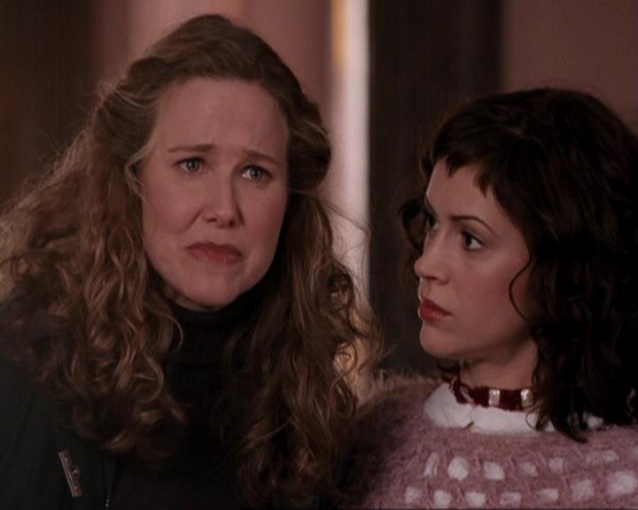 Charmed-Online-dot-416TheFifthHalliwell0933.jpg