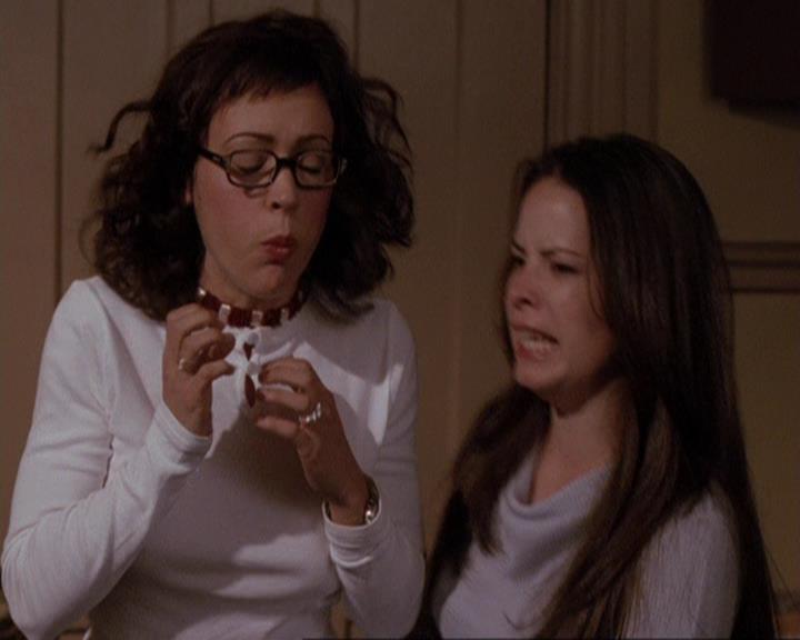 Charmed-Online-dot-416TheFifthHalliwell1608.jpg