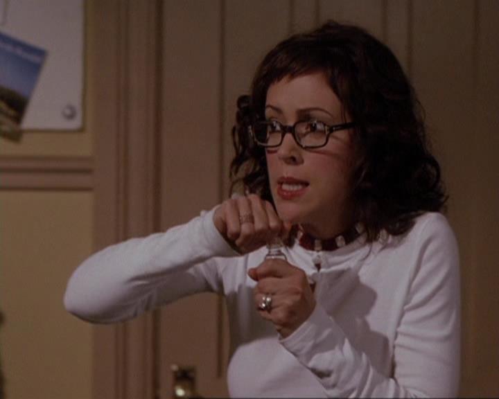 Charmed-Online-dot-416TheFifthHalliwell1613.jpg