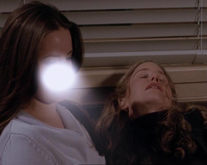 Charmed-Online-dot-416TheFifthHalliwell1628.jpg