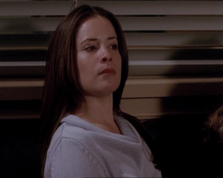 Charmed-Online-dot-416TheFifthHalliwell1643.jpg