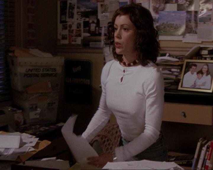 Charmed-Online-dot-416TheFifthHalliwell1661.jpg