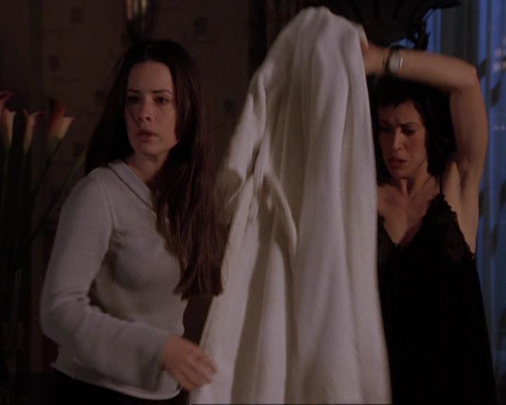 Charmed-Online-dot-416TheFifthHalliwell1917.jpg