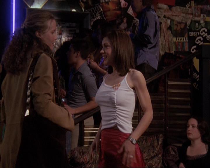 Charmed-Online-dot-416TheFifthHalliwell2236.jpg