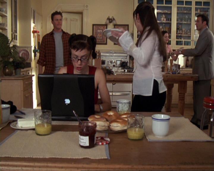 Charmed-Online-dot-417SavingPrivateLeo0036.jpg