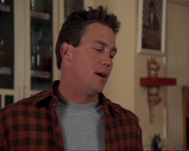 Charmed-Online-dot-417SavingPrivateLeo0039.jpg