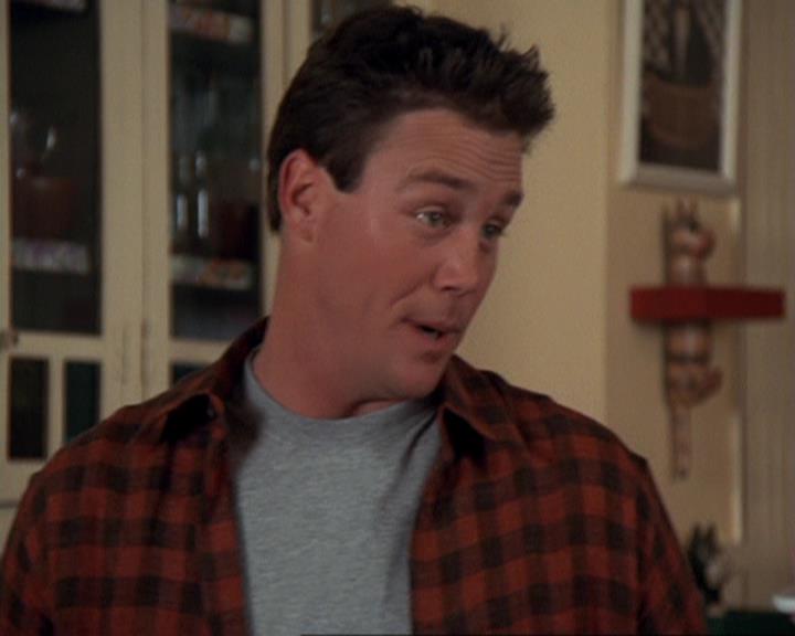 Charmed-Online-dot-417SavingPrivateLeo0041.jpg