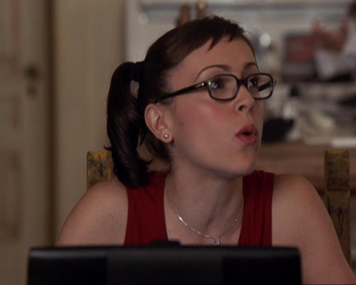 Charmed-Online-dot-417SavingPrivateLeo0053.jpg