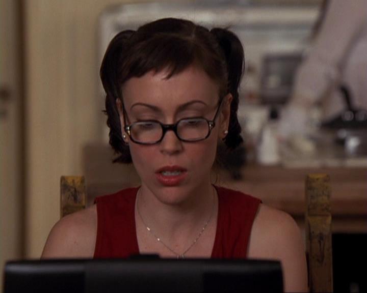 Charmed-Online-dot-417SavingPrivateLeo0056.jpg