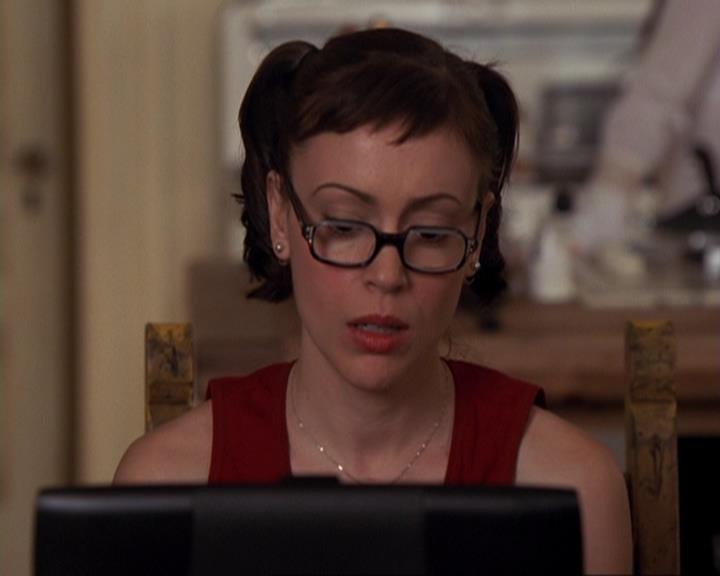 Charmed-Online-dot-417SavingPrivateLeo0057.jpg