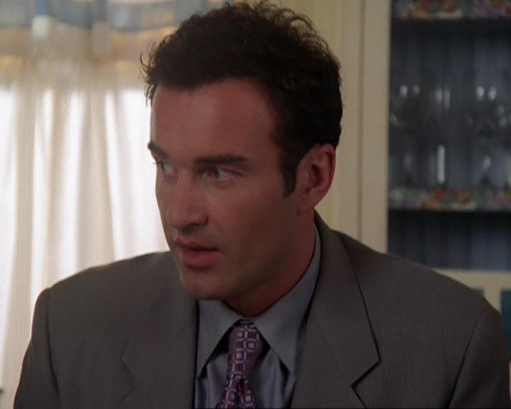 Charmed-Online-dot-417SavingPrivateLeo0058.jpg