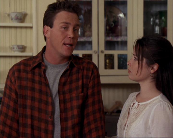 Charmed-Online-dot-417SavingPrivateLeo0085.jpg