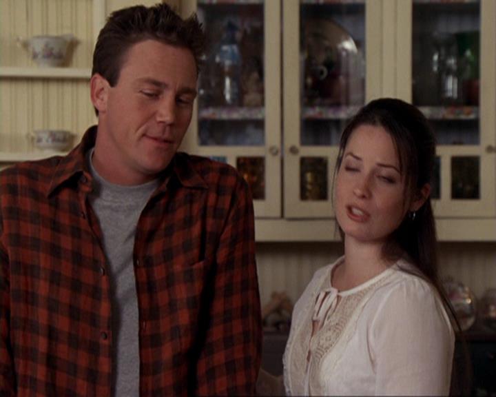 Charmed-Online-dot-417SavingPrivateLeo0091.jpg