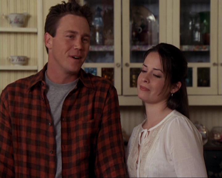 Charmed-Online-dot-417SavingPrivateLeo0095.jpg