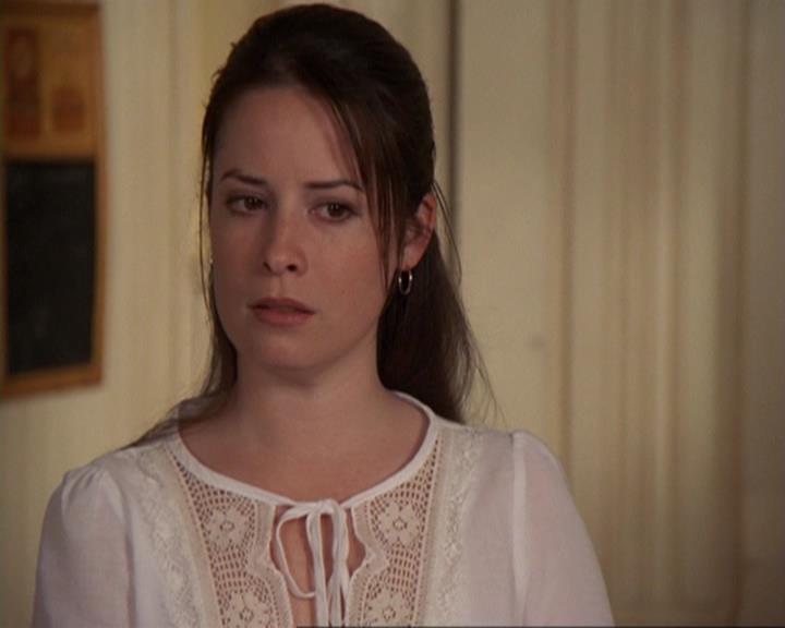 Charmed-Online-dot-417SavingPrivateLeo0126.jpg