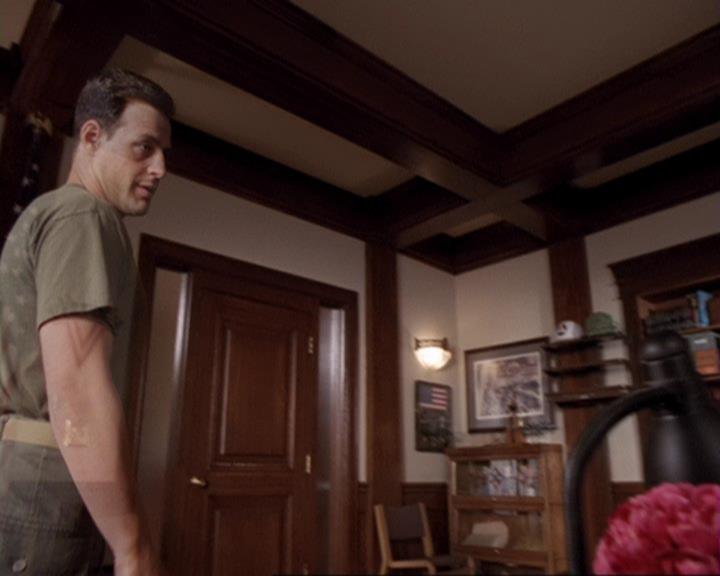 Charmed-Online-dot-417SavingPrivateLeo0130.jpg